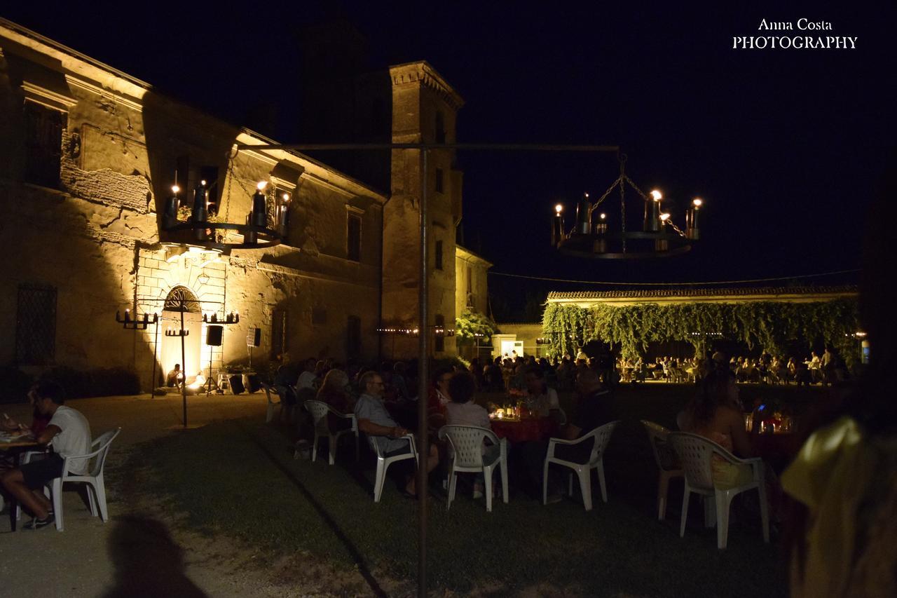 Ostello Castello Mina Della Scala Casteldidone Kültér fotó