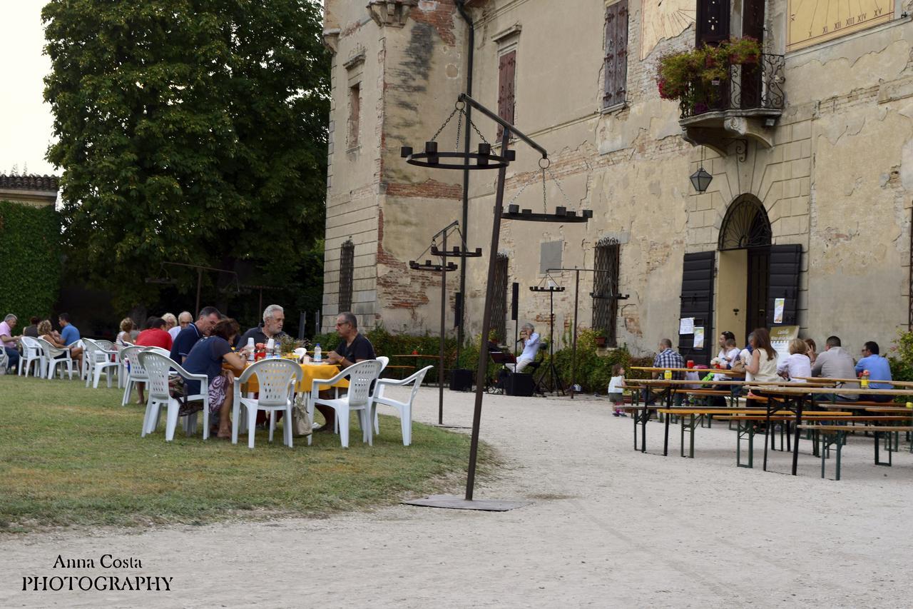 Ostello Castello Mina Della Scala Casteldidone Kültér fotó